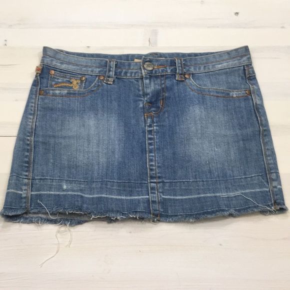 XOXO denim cutoff mini skirt sz 6 - Picture 1 of 4